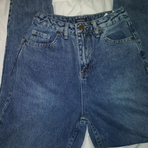 Highwaisted Mom Jeans